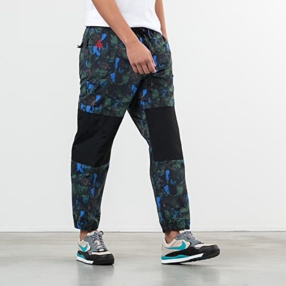 ❗️FLASH SALE❗️MEN'S Nike ACG TRAIL Camouflage Big Pocket Cargo Pants SIZE MEDIUM - Picture 2 of 13